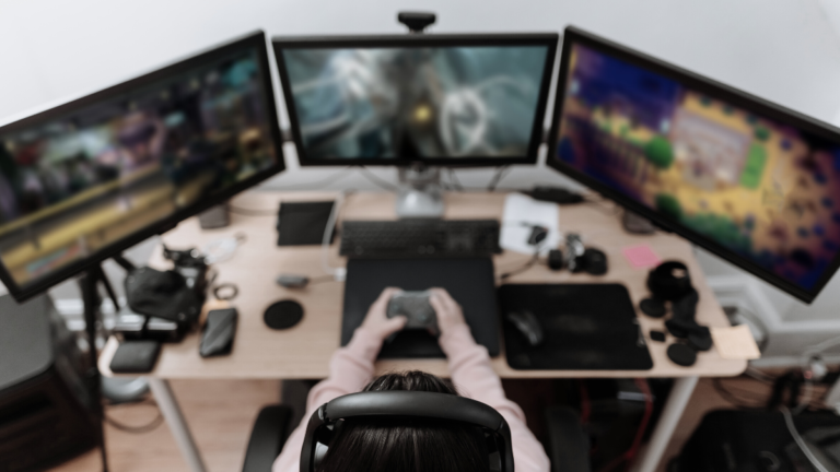 How to stay safe while playing online games